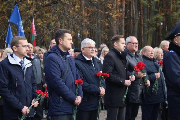 В Гомеле открыли областной антифашистский форум В Гомеле открыли областной антифашистский форум